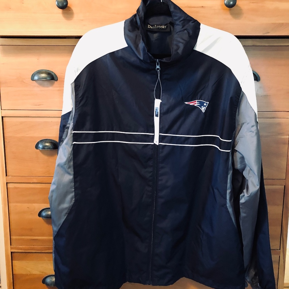 NWT New England Patriots NFL Sports Illustrated Wind Breaker